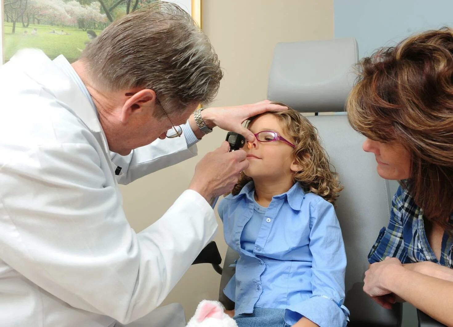 Как проверить нос ребенку. Аденоиды носоглотка фиброскоп. Как проверить нос ребенку. Кольчук лор сочи. Как проверить нос ребенку.