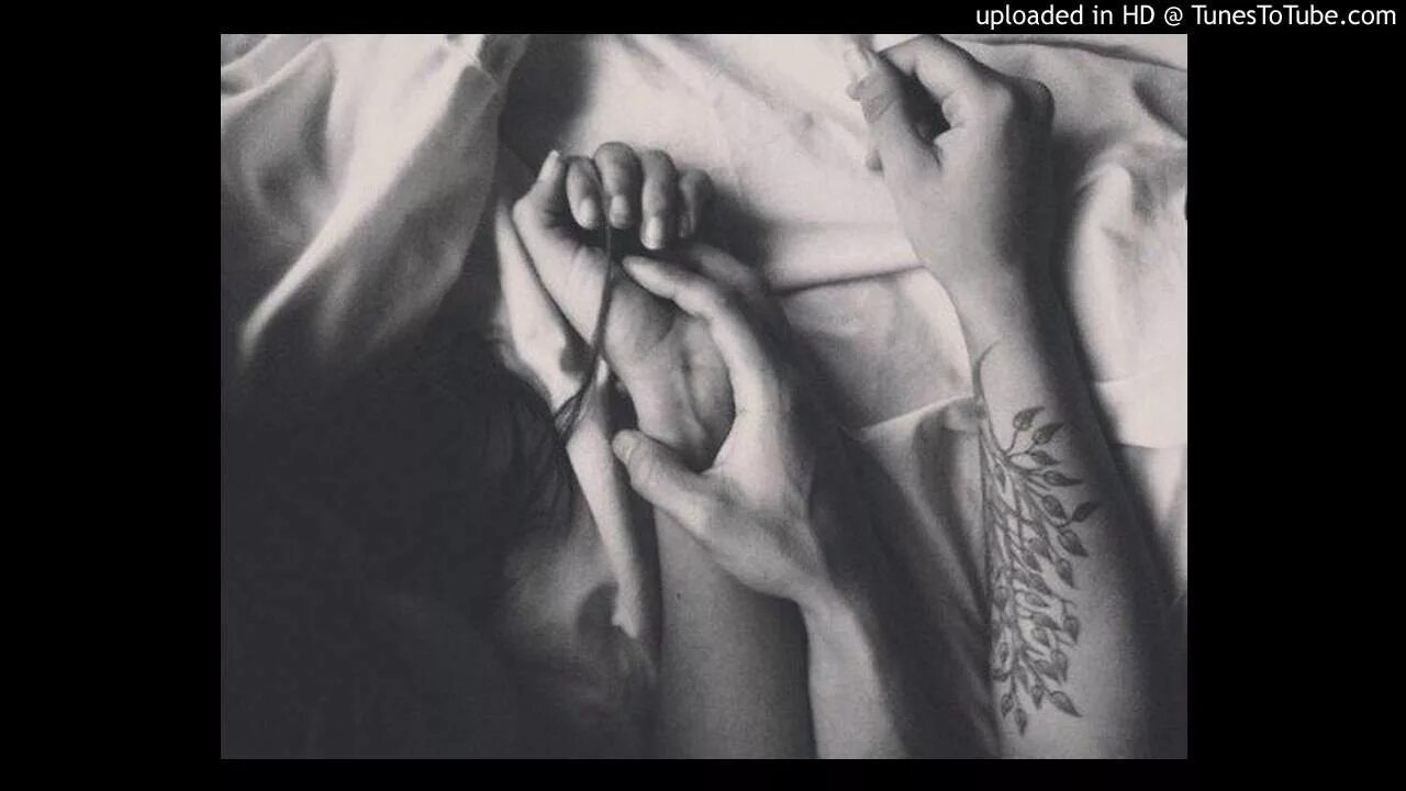 Соня карпунина босиком. Я хочу тебя денис. Картинки nicebeatzprod. Босиком по полу. Девочки во дворе.