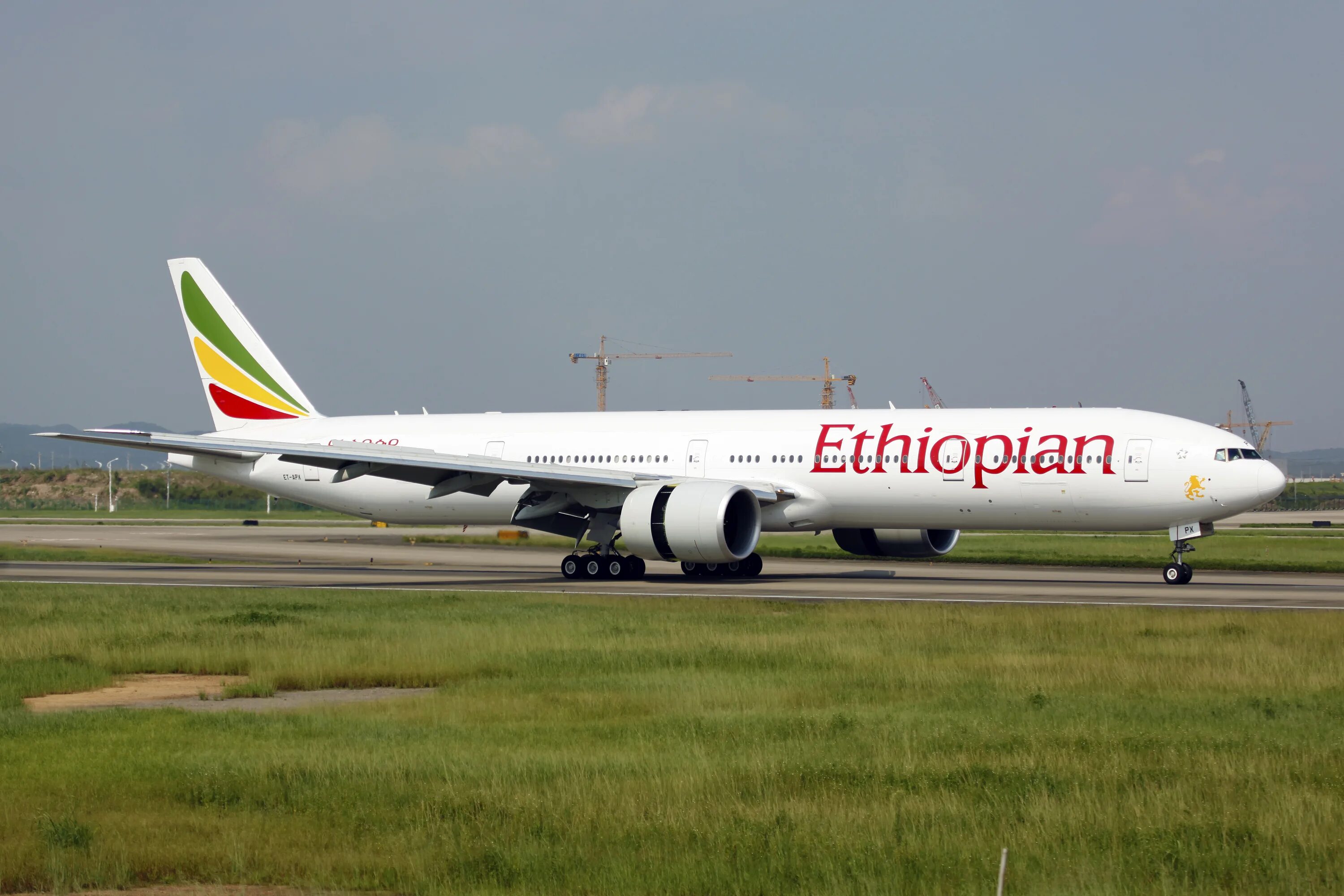 Et 761 ethiopian airlines. Ethiopian Airlines a350. Ethiopian Airlines флот. Эфиопия Аирлинес. Ethiopian Airlines 323.