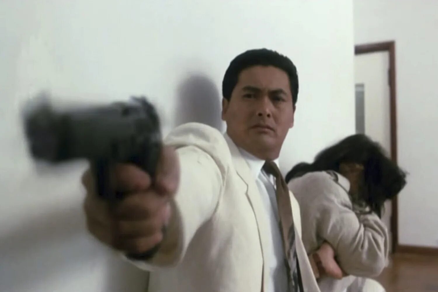 The killer (dip huet seung hung) 1989. Чоу юнь фат наемный убийца. Наемный убийца фильм 1989. Наемный убийца / the killer (1989). Чоу юнь фат наемный убийца.