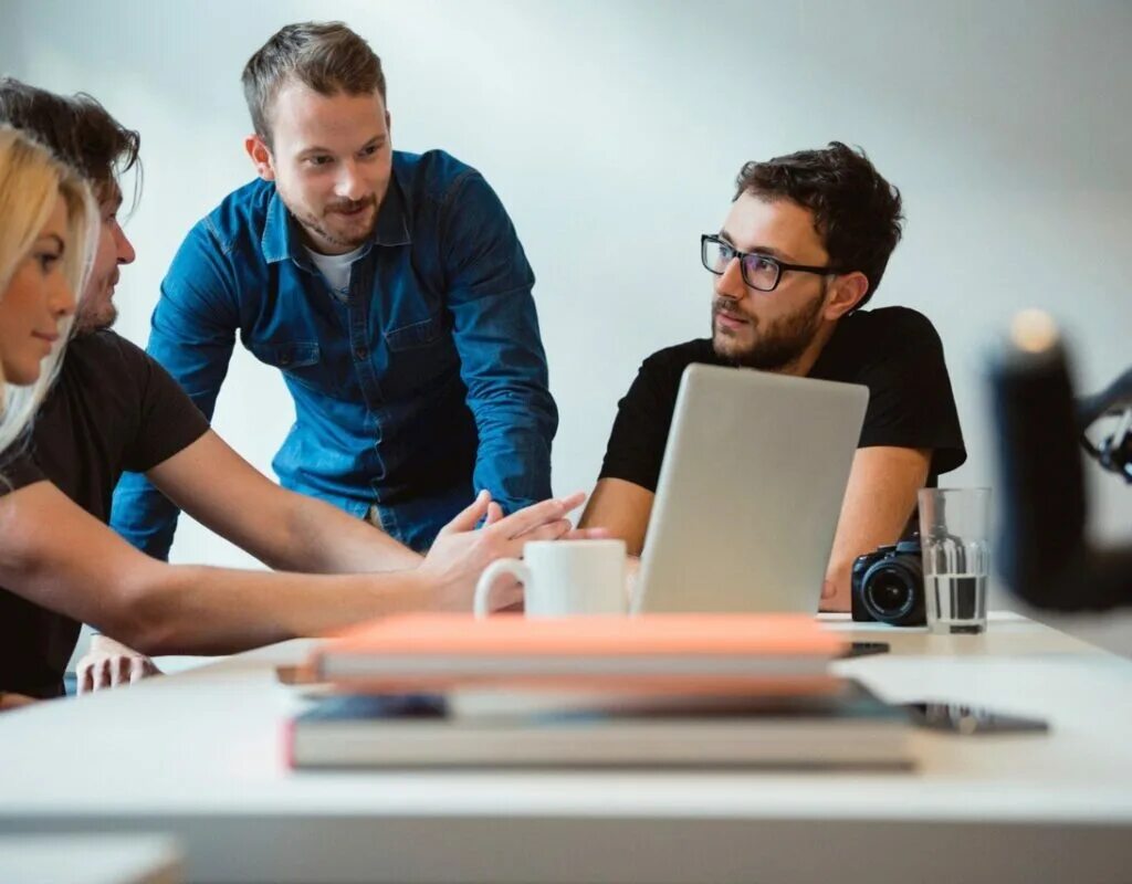 креативная команда. стартапы в сети. стартапы в сети. креативный коллектив. стартапы в сети.