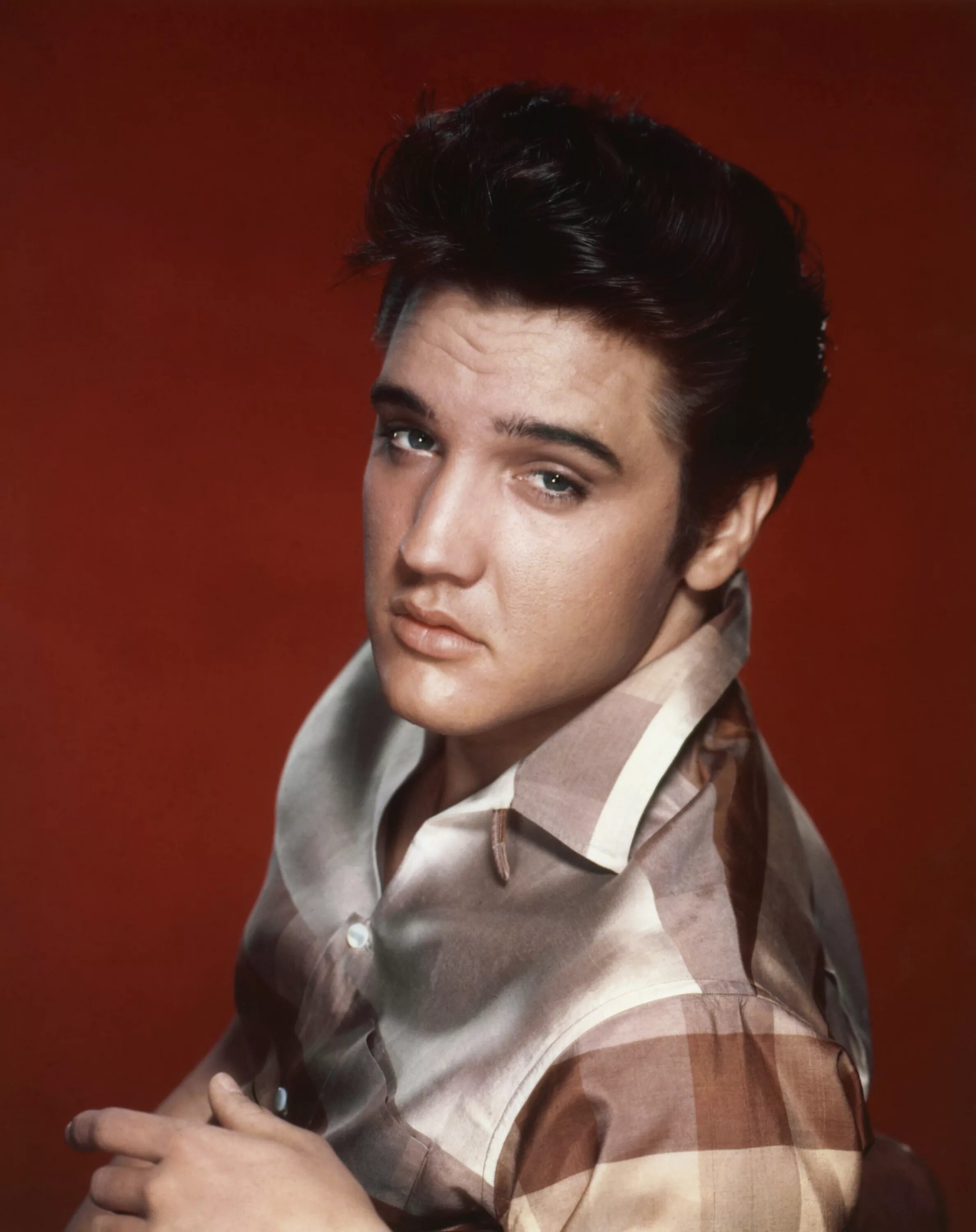 Сколько лет было элвису пресли. Elvis Presley. Элвис Пресли фото. Элес ПЭЕСЛИ фото.