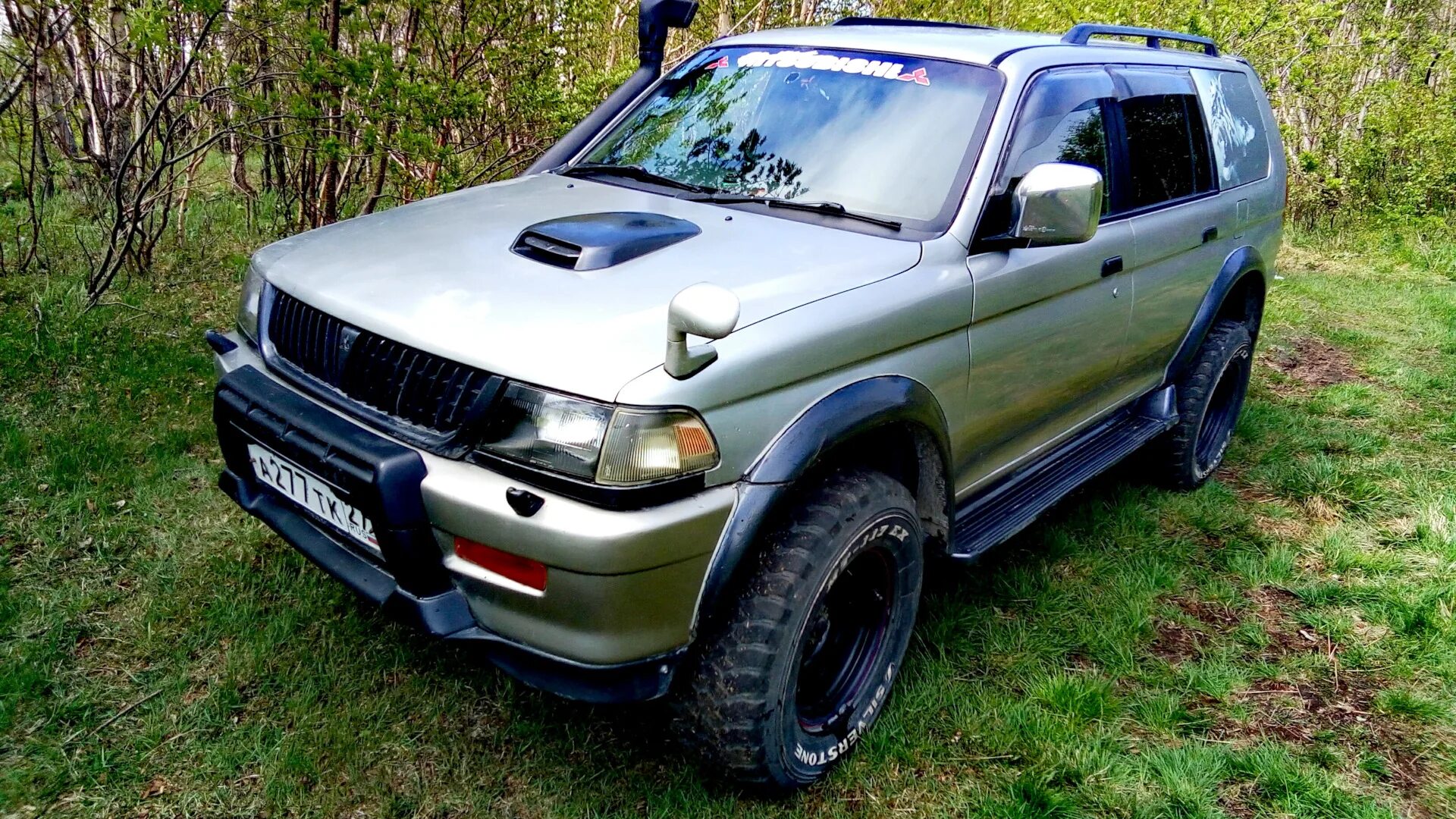 Купить mitsubishi в россии. Mitsubishi Challenger 1996. Джип Мицубиси Челленджер. Митсубиси Челленджер 96 г.4х4. Митсубиси Челленджер спорт.