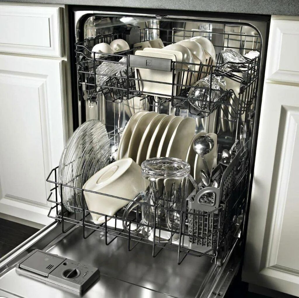 Почему нельзя мыть в посудомоечной машине. Правильная загрузка посудомоечной машины Bosch 45 см. Smeg cwc600g посудомойка. Посудомоечная машина Kuppersberg расстановка посуды. Посудомойка бош загрузка посуды.