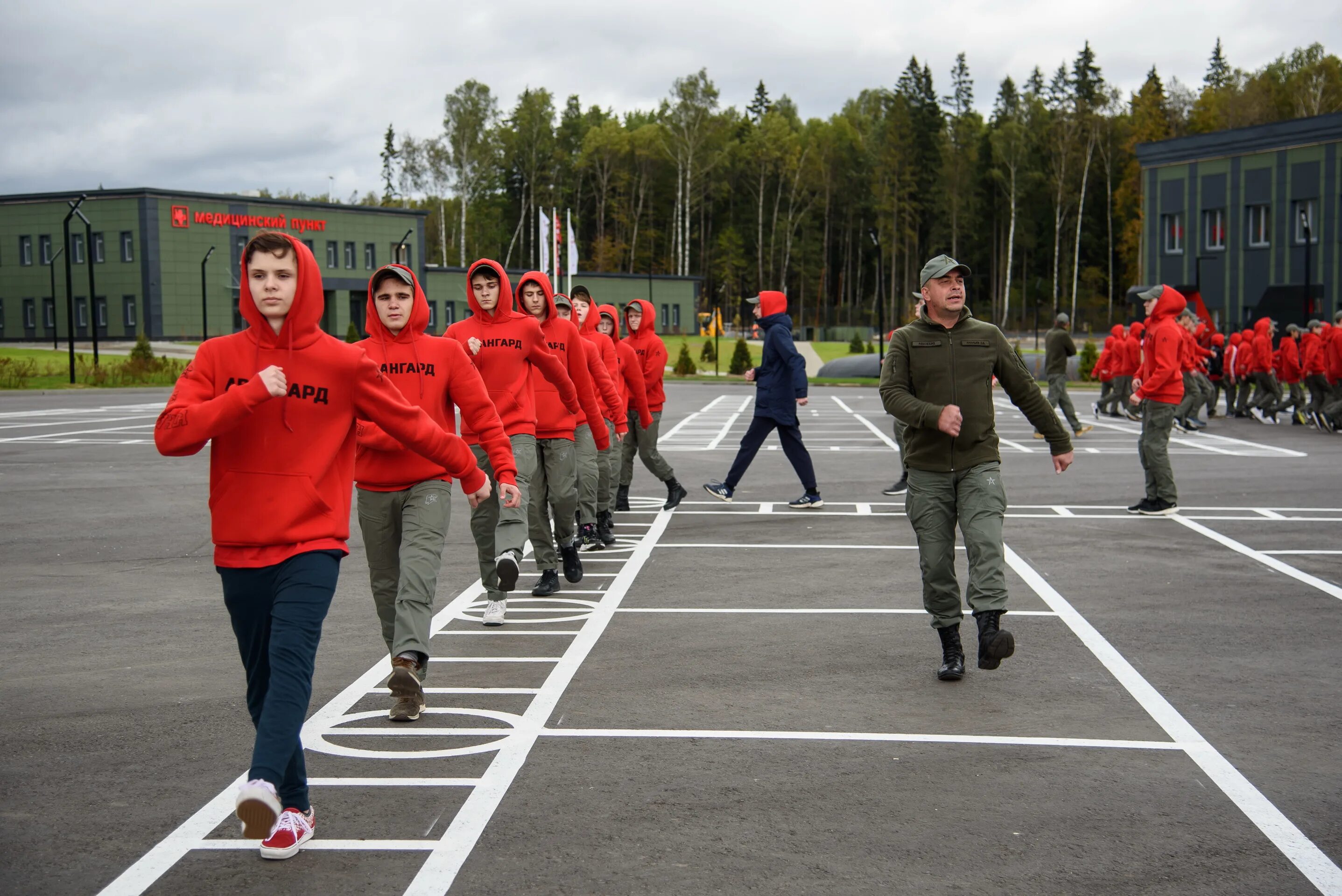 Спорт центр молодежный. Военно-патриотический центр Авангард Московская область. Авангард военно патриотический лагерь. Авангард Москва лагерь. Центр военно-патриотического воспитания молодежи «Авангард».