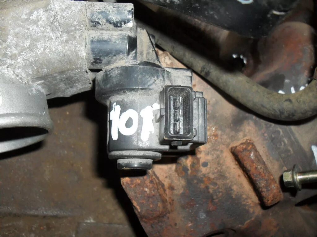 Датчик холостого хода кия спектра 2007. Hyundai / kia 0k9a2 20660a. Регулятор холостого хода kia carnival 2. Датчик холостого хода спектра. Датчик холостого хода кия спектра.