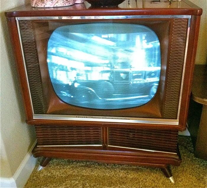 Tv afternoon. Филко телевизор. Телевизор Philco 1958. Телевизоры Philco Ford. Консольный телевизор типа Philco.