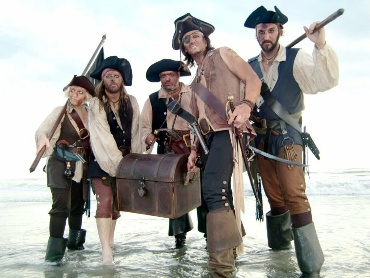Где нарядные пираты. Пират. Современные пираты. Английские пираты. Настоящие пираты.