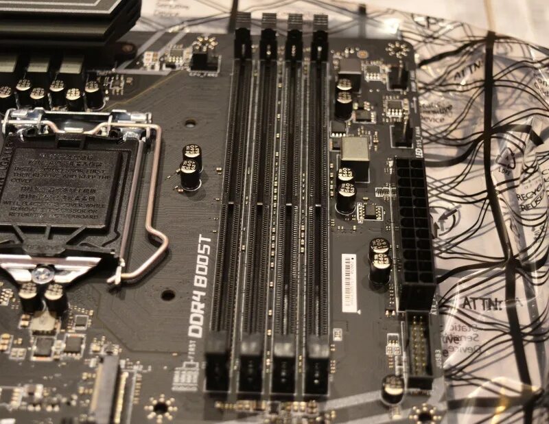 Z370 sli plus. Msi z370 sli plus. msi z370 sli plus (ms-7b46). sli 4 slot мат плата. где находится кнопка запуска на материнской плате z370 sli plus.