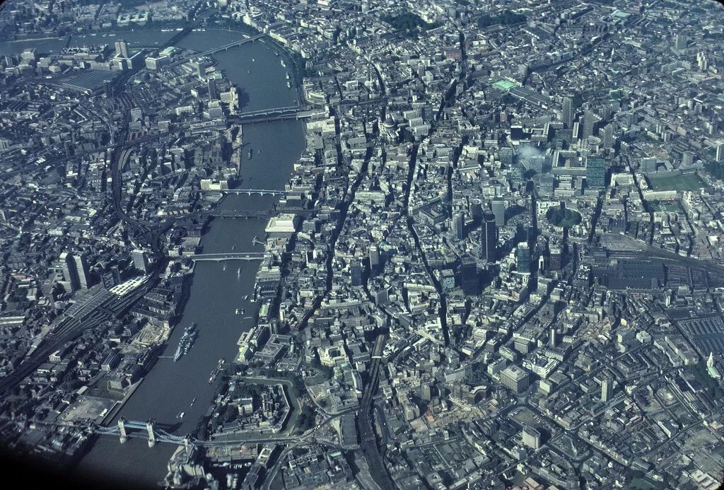 Луишем (Боро Лондона). Лондон вид сверху. Лонднвид сверху. Лондон вид сверху из космоса. Lost london