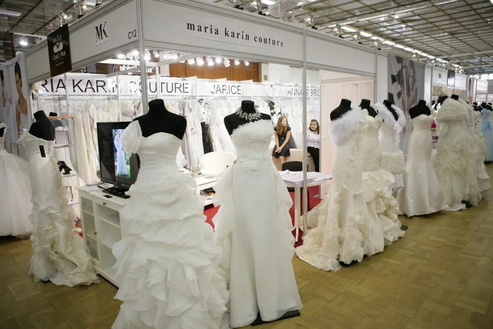 Выставка свадебных платьев. Салон свадебных платьев москва. салон свадебных и вечерних платьев москва. свадебные салоны москва лучшие платья.