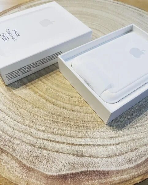 Magsafe iphone battery. Battery Pack Apple. Аккумулятор Apple MAGSAFE Battery. Apple MAGSAFE Pack. Iphone Battery Pack MAGSAFE.