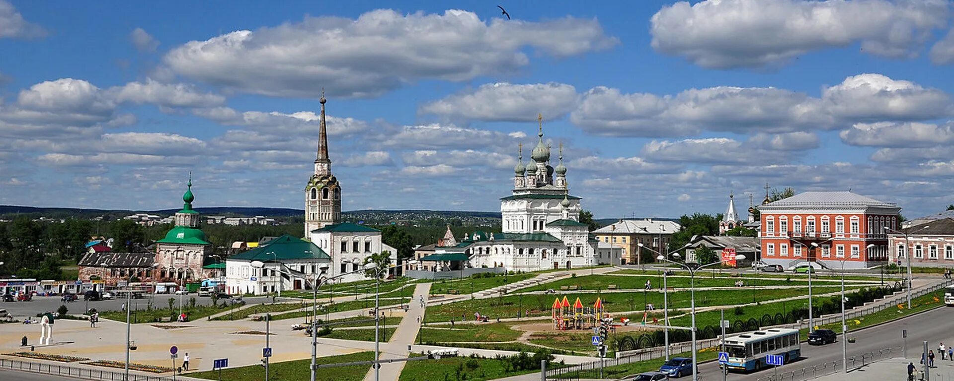 Соликамск город работ. Город соликамск пермский край. соборная площадь в соликамске. воскресенская площадь соликамск. центральный архитектурный ансамбль соликамска.