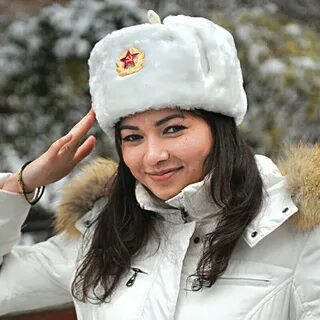 Девочка в ушанке