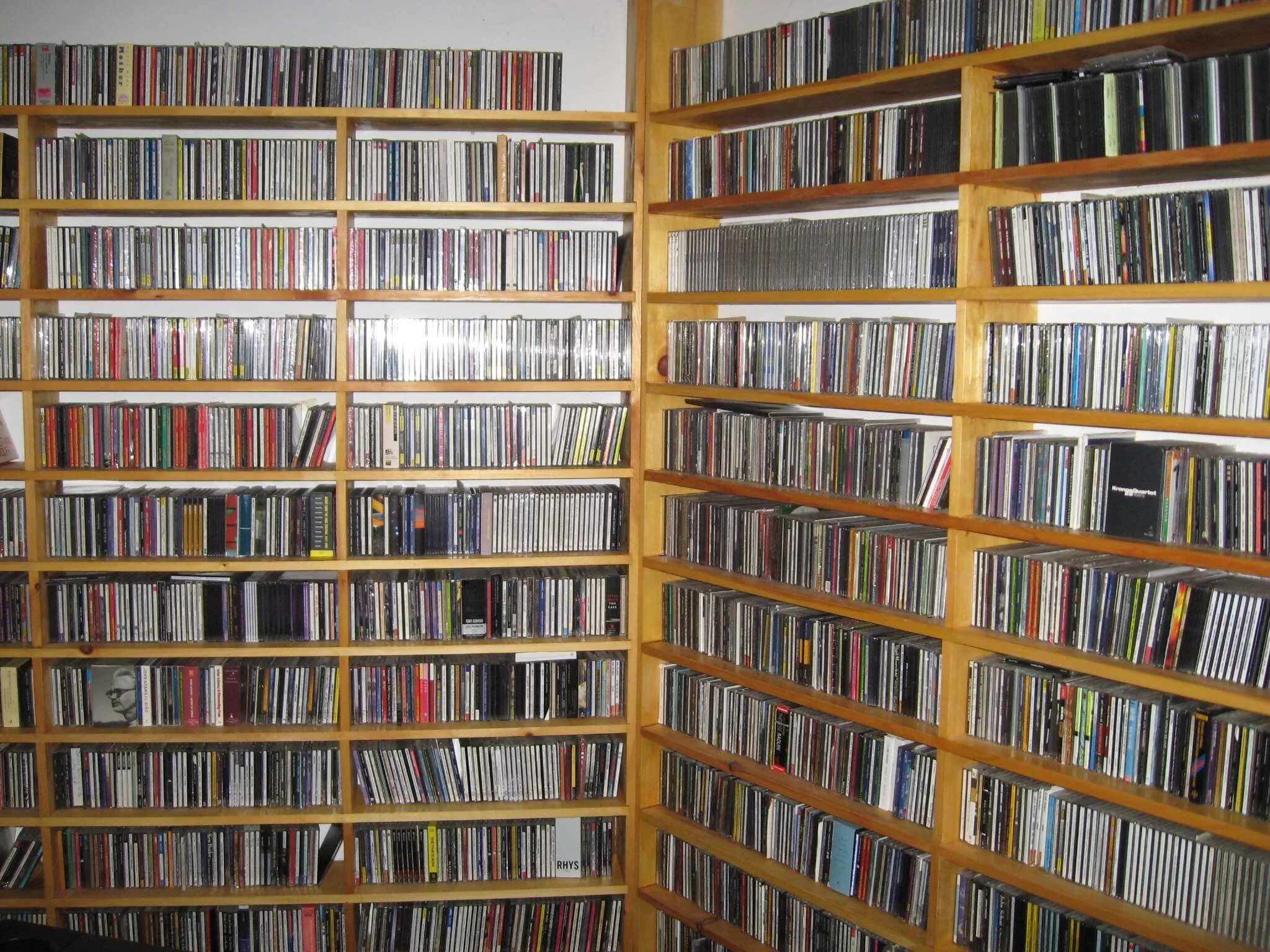 Cd диск шансон. Коллекция музыкальных дисков. Много cd дисков. Моя коллекция cd дисков. Коллекция дисков.