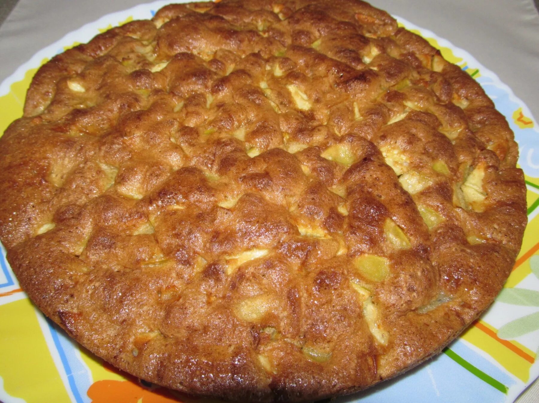 Шарлотка из крыжовника. Пирог с крыжовником в мультиварке. Шарлотка с крыжовником. Шарлотка с крыжовником. Шарлотка из крыжовника.