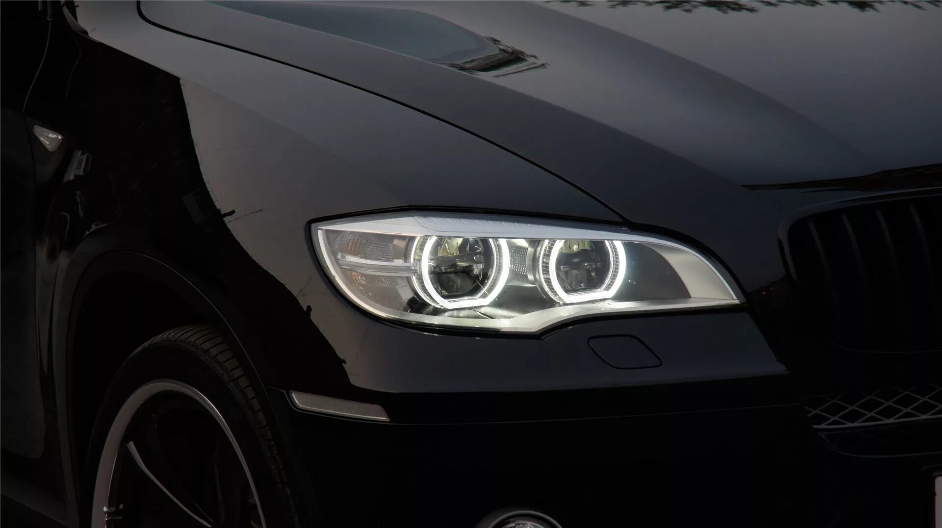 Ангельские глазки BMW e70. Ангельские глазки BMW x6 e71 led. Led ангельские глазки x5 e70. Фара BMW x5 f15.