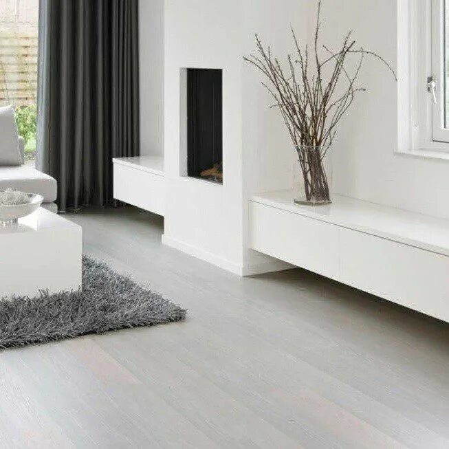 Белый пол в комнате. Ламинат solofloor nature line дуб алпайн 806. ламинат дуб прованс 4v. белый ламинат в интерьере. бело серый ламинат в интерьере.