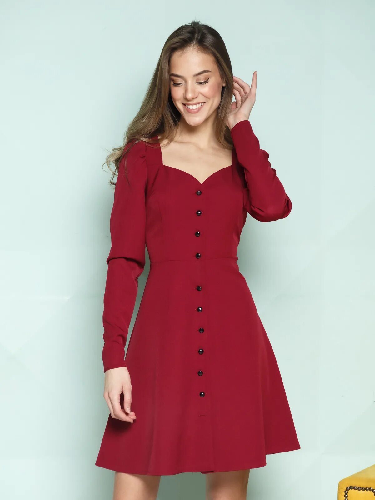 дженнифер марсала. бордовый 2 30 женщинам. платье женское бордовое. модные луки. образы с бордовым пиджаком.