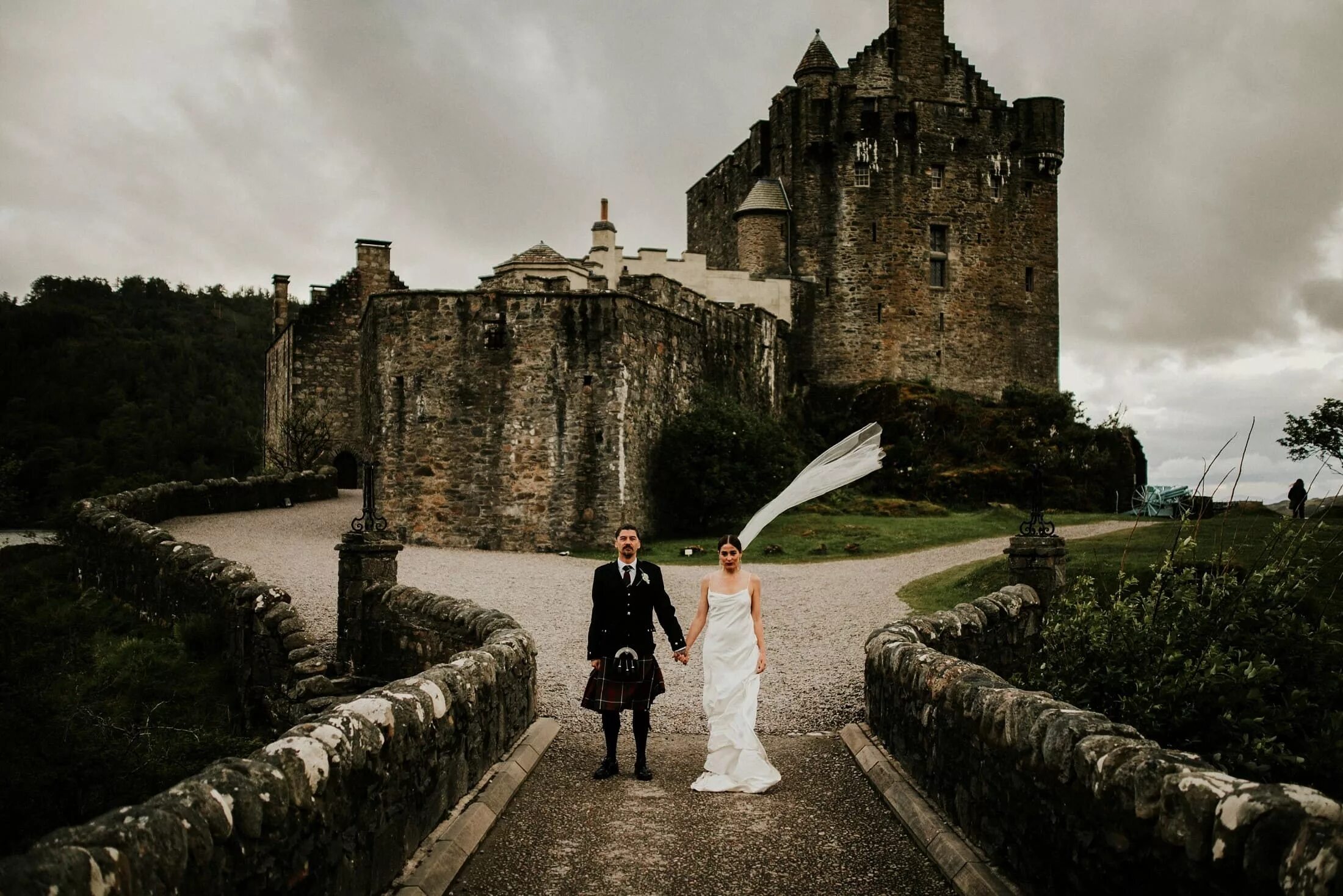 Свадьба в замке. Свадьба в замке Шотландии. Свадьба в замке арт. Свадьба в стиле замка.