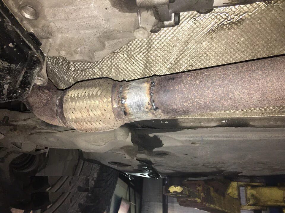 Гофра для ford fiesta. Замена гофры ауди. 0 гофра глушителя. Гофра глушителя ауди а6 тди 2, 5. Выхлопная система форд фиеста 2006 катализатор.