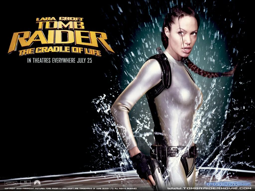 Жизнь лары. Лара крофт кадры из фильма джоли. Лара крофт колыбель жизни. Жизнь лары. Дэниел крейг лара крофт расхитительница гробниц.