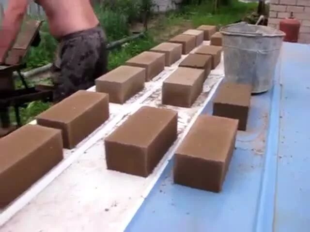 Мини кирпич своими руками. Кирпич мини 10000шт. формы для глиняных кирпичей. кирпич из глины. форма для изготовления кирпича.