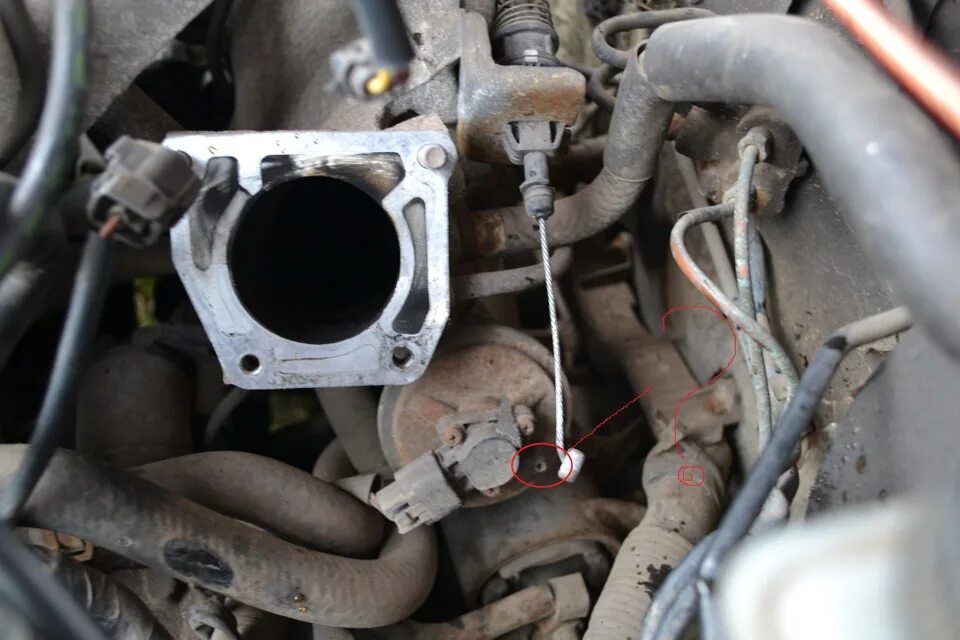 Mazda 626 2. Клапан егр мазда 626. Клапан егр на мазде трибьют. Мазда 626 егр. Мазда 626 1998г.