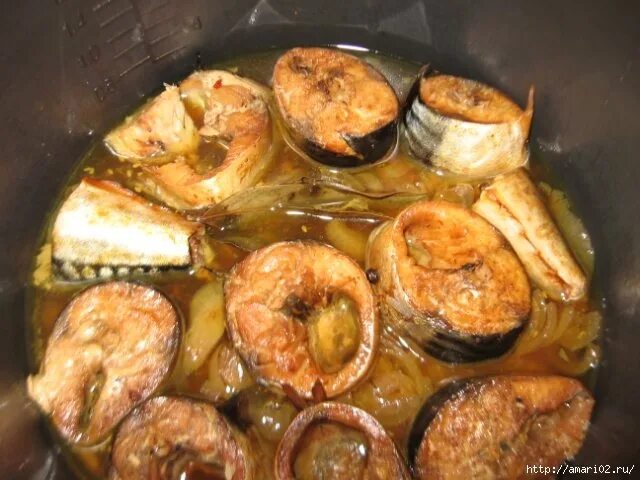 Скумбрия шпротная. Как приготовить скумбрию в масле. Маринад для малосольной скумбрии. Домашняя консервированная скумбрия в масле. Скумбрия консерва.