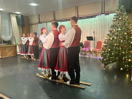 Праздники артисты