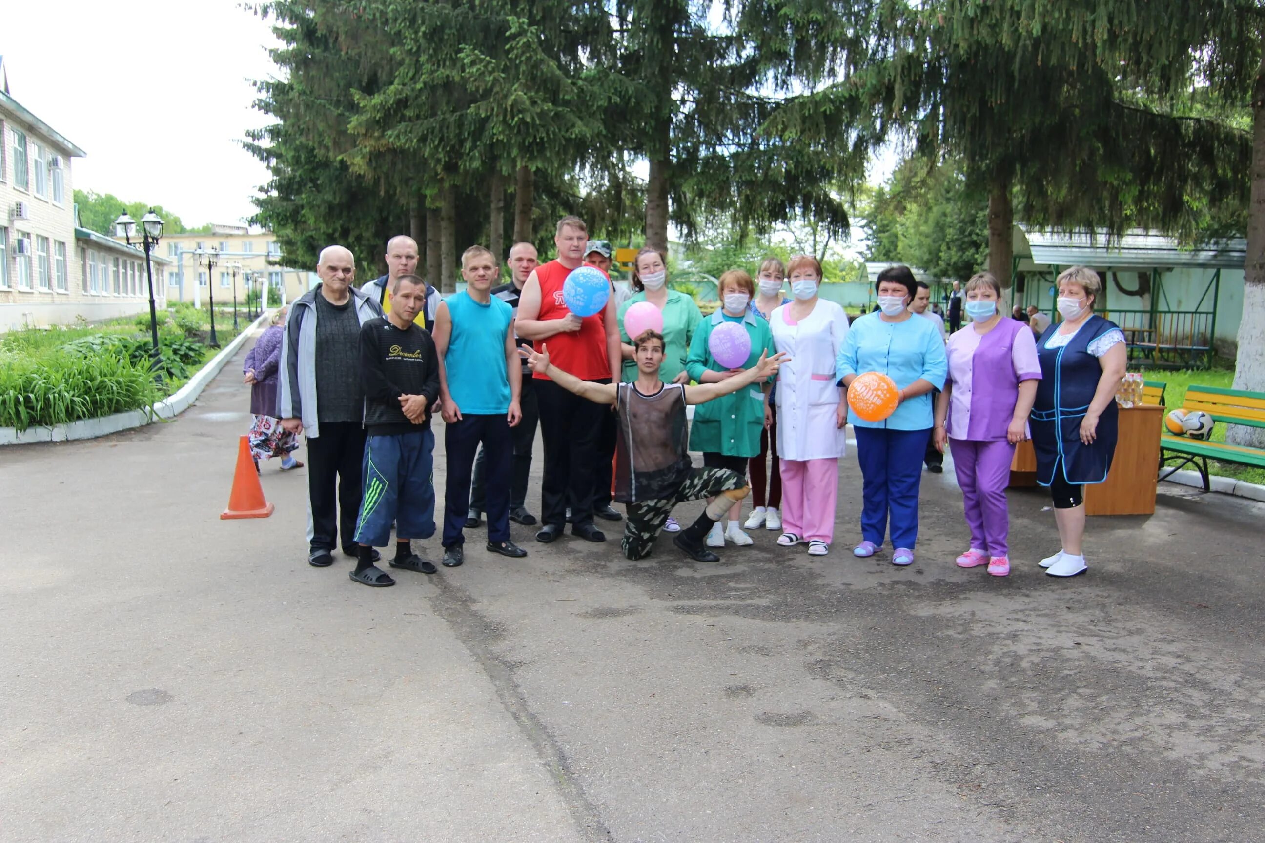 работа в лечебно-трудовых мастерских. психоневрологический интернат кирилловский район. психоневрологический интернат социальное обслуживание. болотский психоневрологический интернат. болотский поселок пни.