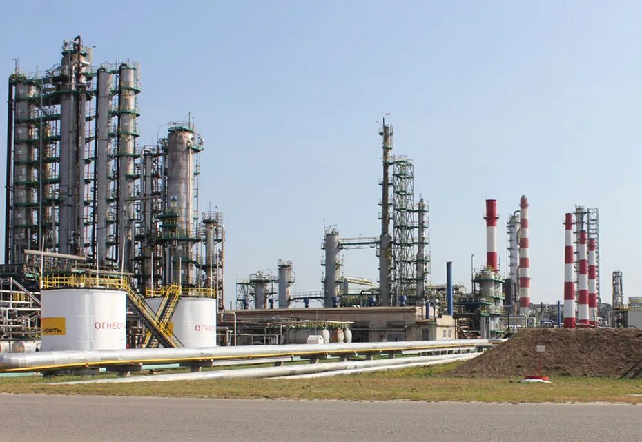 Рязанский нпз роснефть. Нефтеперерабатывающий завод рязань. Рязанский нефтяной завод. Рязанский нпз роснефть. Завод рнпк рязань.