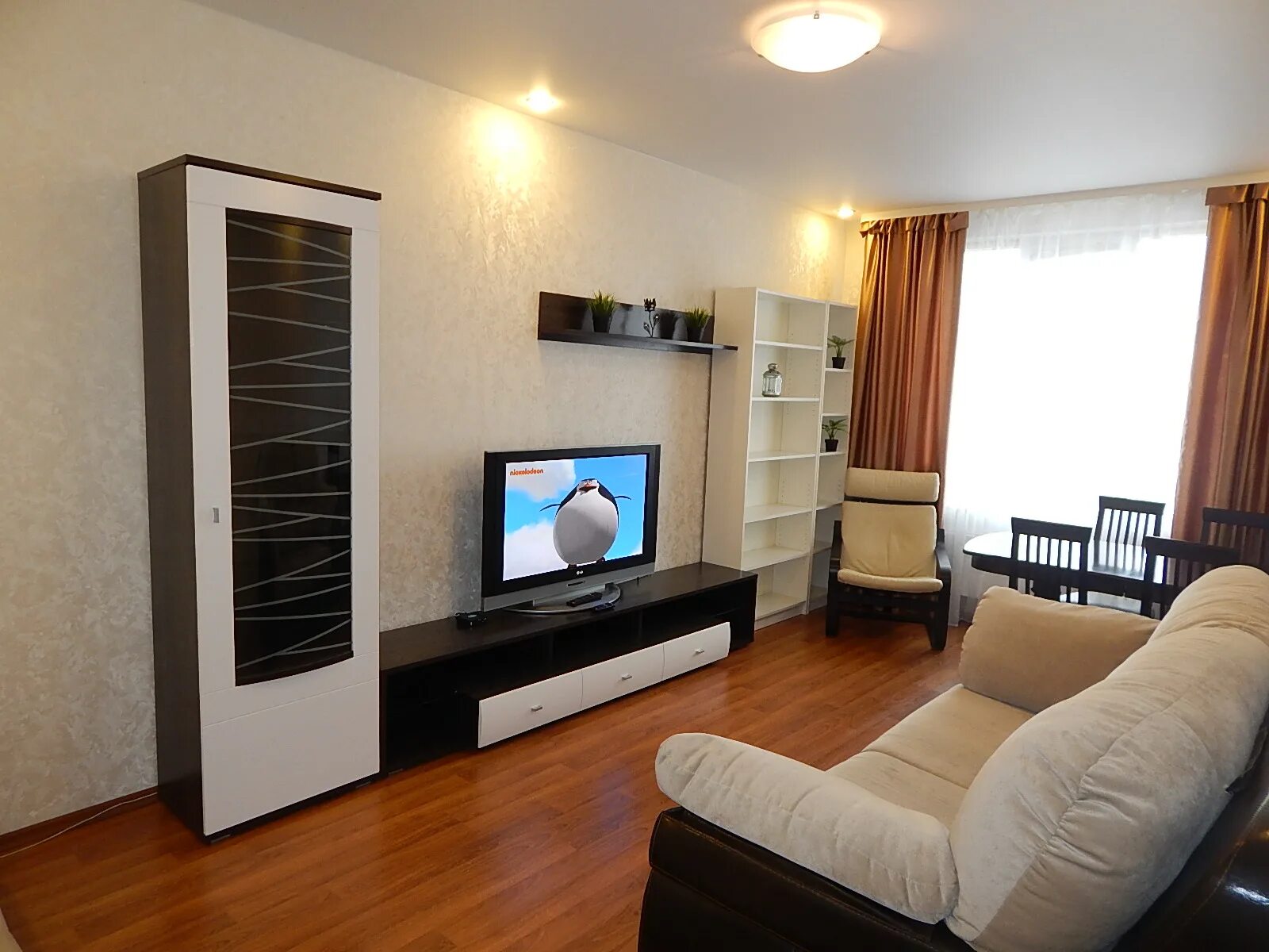 новосибирск, семьи шамшиных квартиры по суточно. 3х комнатная квартира. снять 3х комнатную квартиру в новосибирске. снять 3х комнатную квартиру в новосибирске. апартаменты новосибирск.