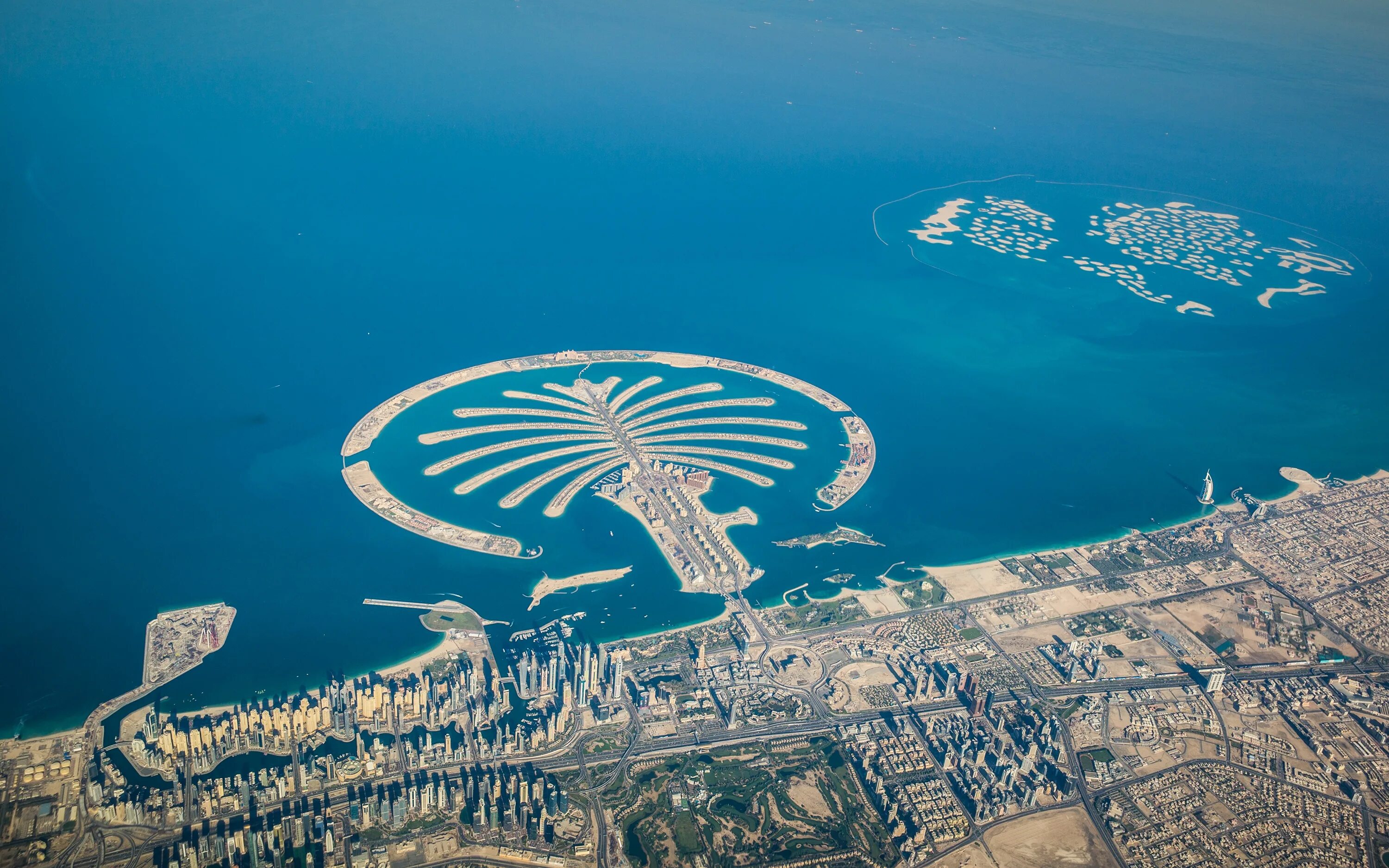 Дубай сверху. Остров в Дубае Палм-Джумейра. Дубай Palm Jumeirah. Искусственный остров в Дубае Пальма. Искусственный остров Пальма Джумейра в ОАЭ.