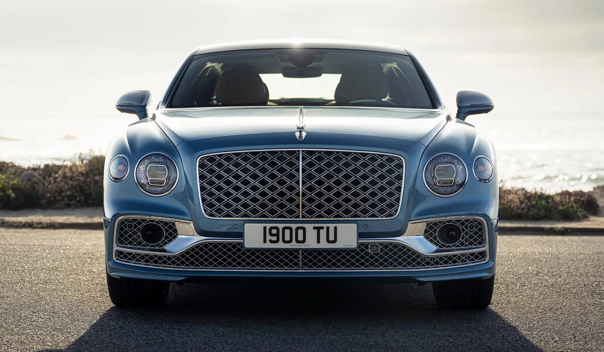 Бентли flying. Bentley Mulliner 2022. Бентли Мульсан 2022. Bentley Flying Spur Mulliner 2022. Bentley Flying Spur Mulliner 2021.