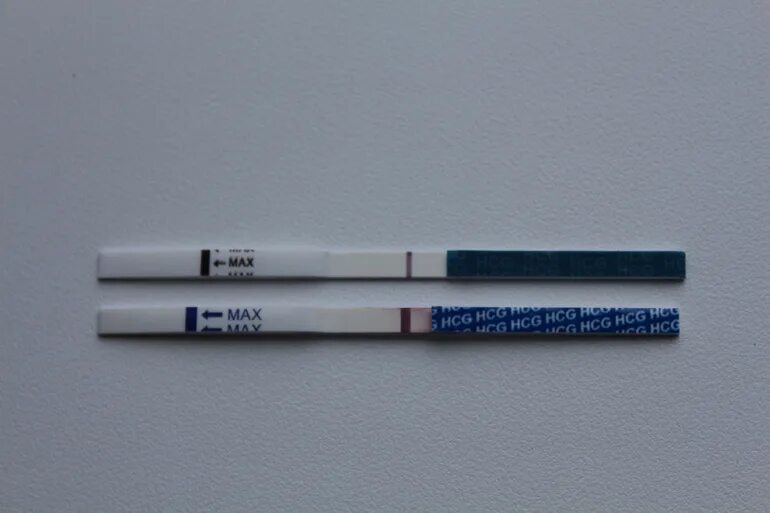 Прогресс тестов на беременность. Тест на беременность положительный результат. Тест на беременность на 12 день после овуляции. Много разных тестов. Много разных тестов.