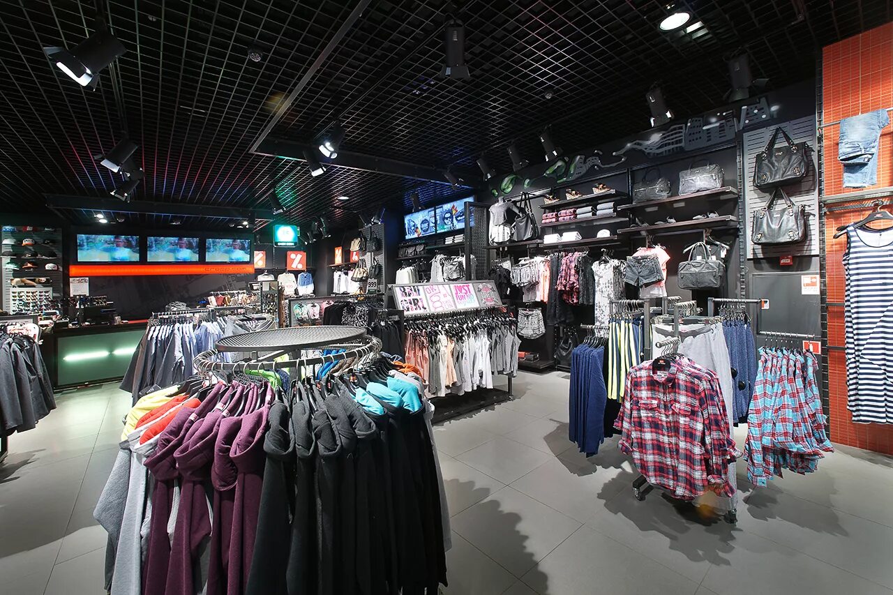 Cropp воронеж. Кроп таун одежда. Cropp нижний новгород. Кроп таун оренбург армада. Cr одежда cropp.