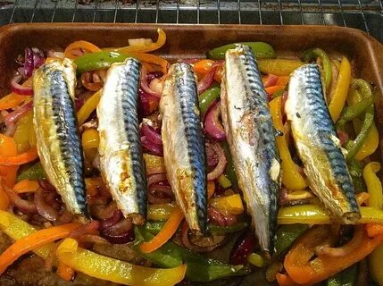 Сколько калорий в запеченной скумбрии в духовке