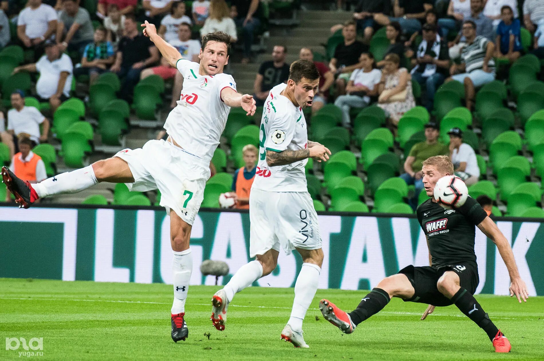 Бомбардир. Маркус гисдоль локомотив. Сайт игр локомотив. Сайт игр локомотив. Мампасси локомотив.