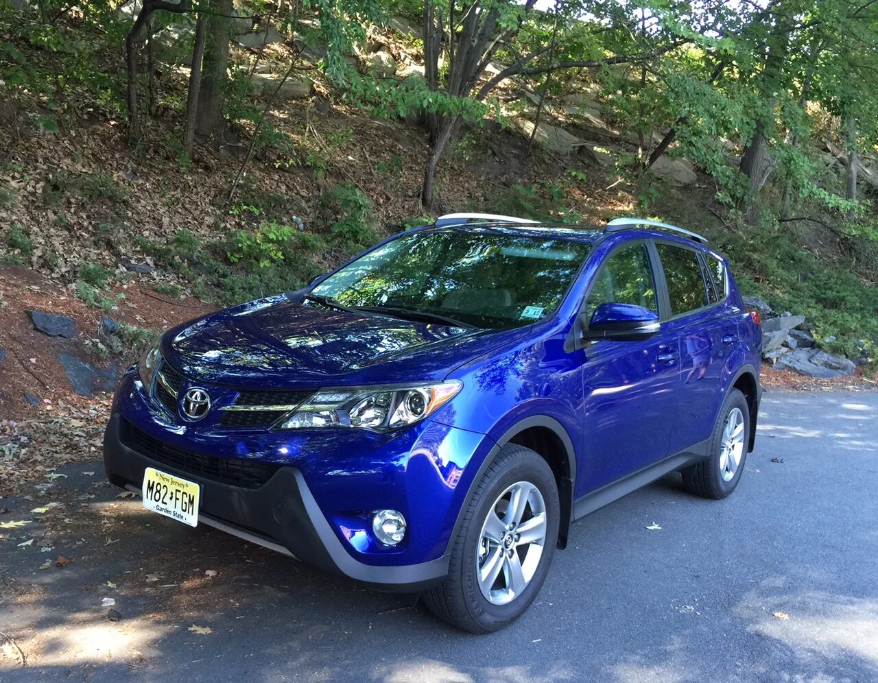 Купить рав 5 поколения. Toyota rav4. Toyota rav4 Blue. Тойота рав 4 голубая. Toyota rav4 голубой.