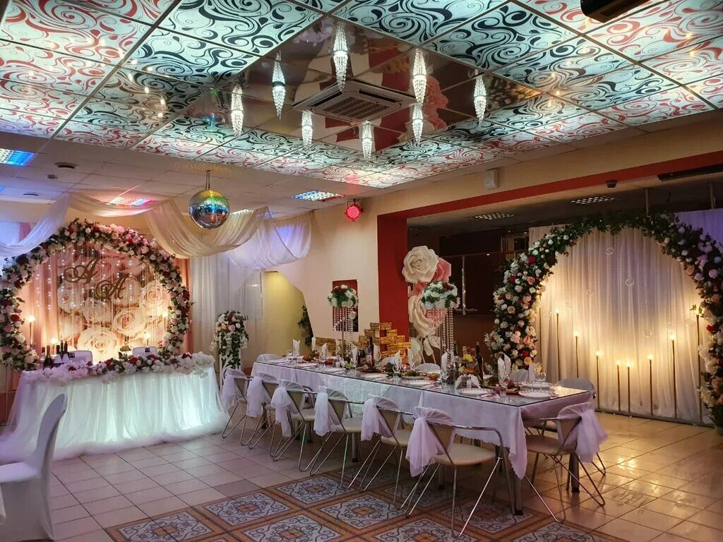 кафе эмиль набережные челны. фото кафе внутри помещения для фотошопа с людьми. банкетный зал винтаж. голден лайф набережные челны ресторан. банкетный зал эра набережные челны.