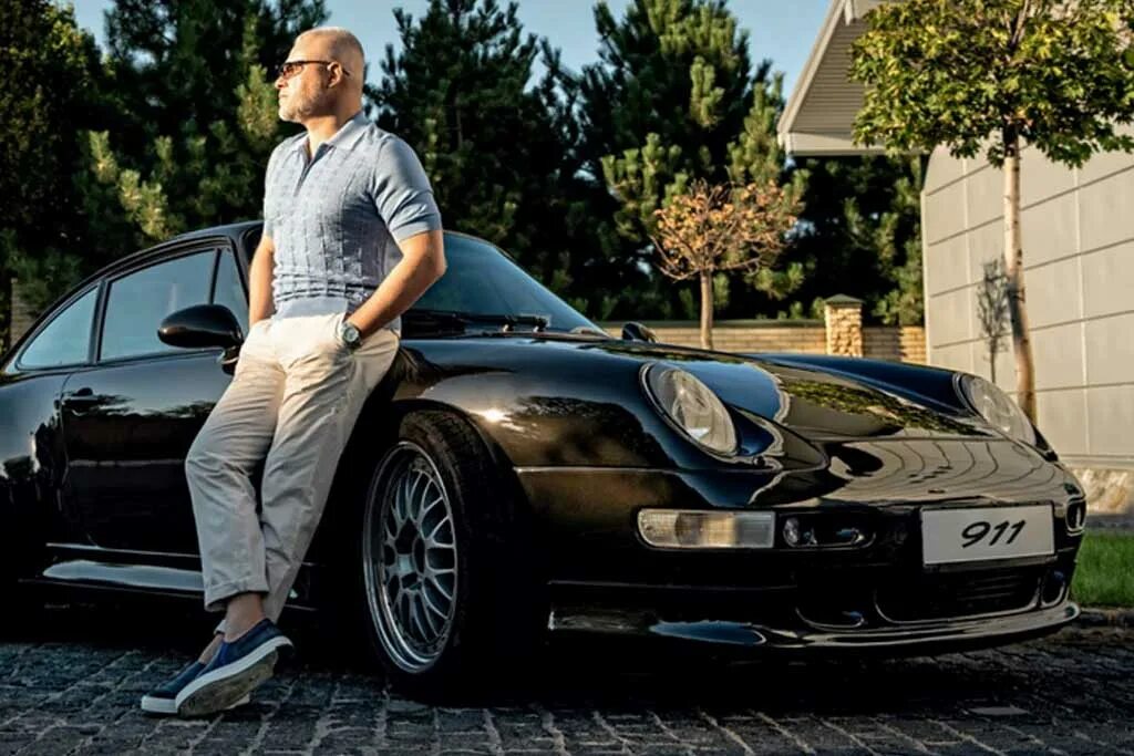 Роллс ройс фантом и аурус. Выставка редких автомобилей владивосток. Rolls royce cullinan. Машина особа. Музей гаража особого назначения на вднх.