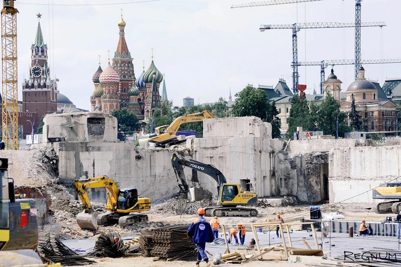 Зарядье стройка. Строительство парка Зарядье. Стройка парка Зарядье начало. Парк Зарядье фото стройки. Град москва строительство