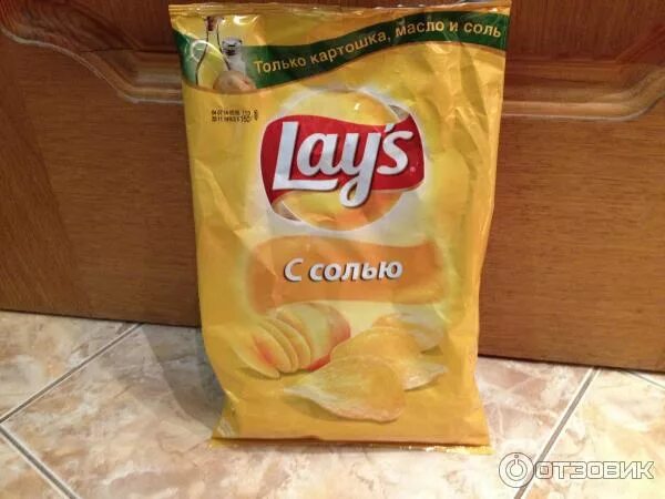 Большая пачка чипсов lays