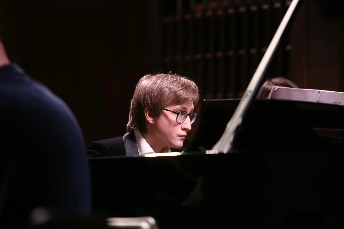 Дмитрий маслеев. Пианист маслеев. «домашний сезон». Маслеев пианист. Дмитрий цыганов пианист.