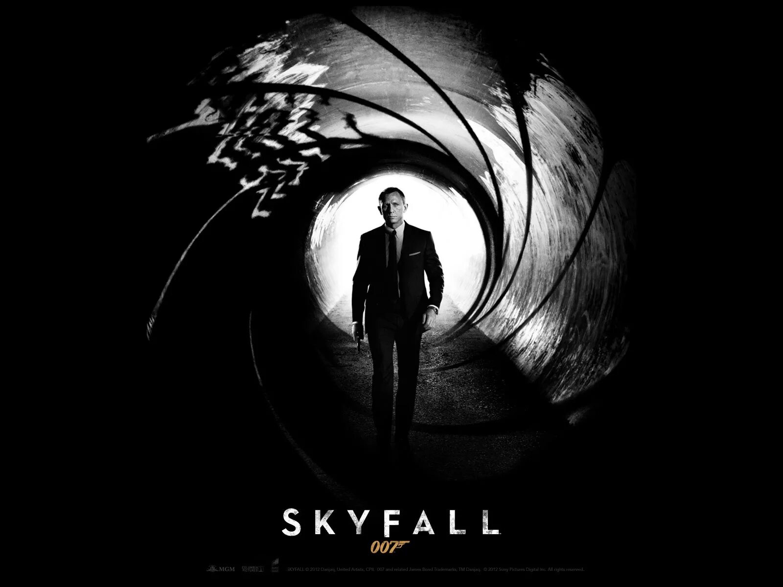 Vibe skyfall. 007: Координаты Скайфолл. Агент 007 Скайфолл. Агент 007 Дэниел Крейг Постер.