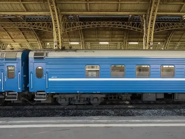 Поезда спб витебский вокзал. Поезд СПБ Киев. Самый красивый поезд в Санкт-Петербурге. Поезд СПБ Псков на Витебском вок. Поезд в Санкт-Петербург с Киевского вокзала.