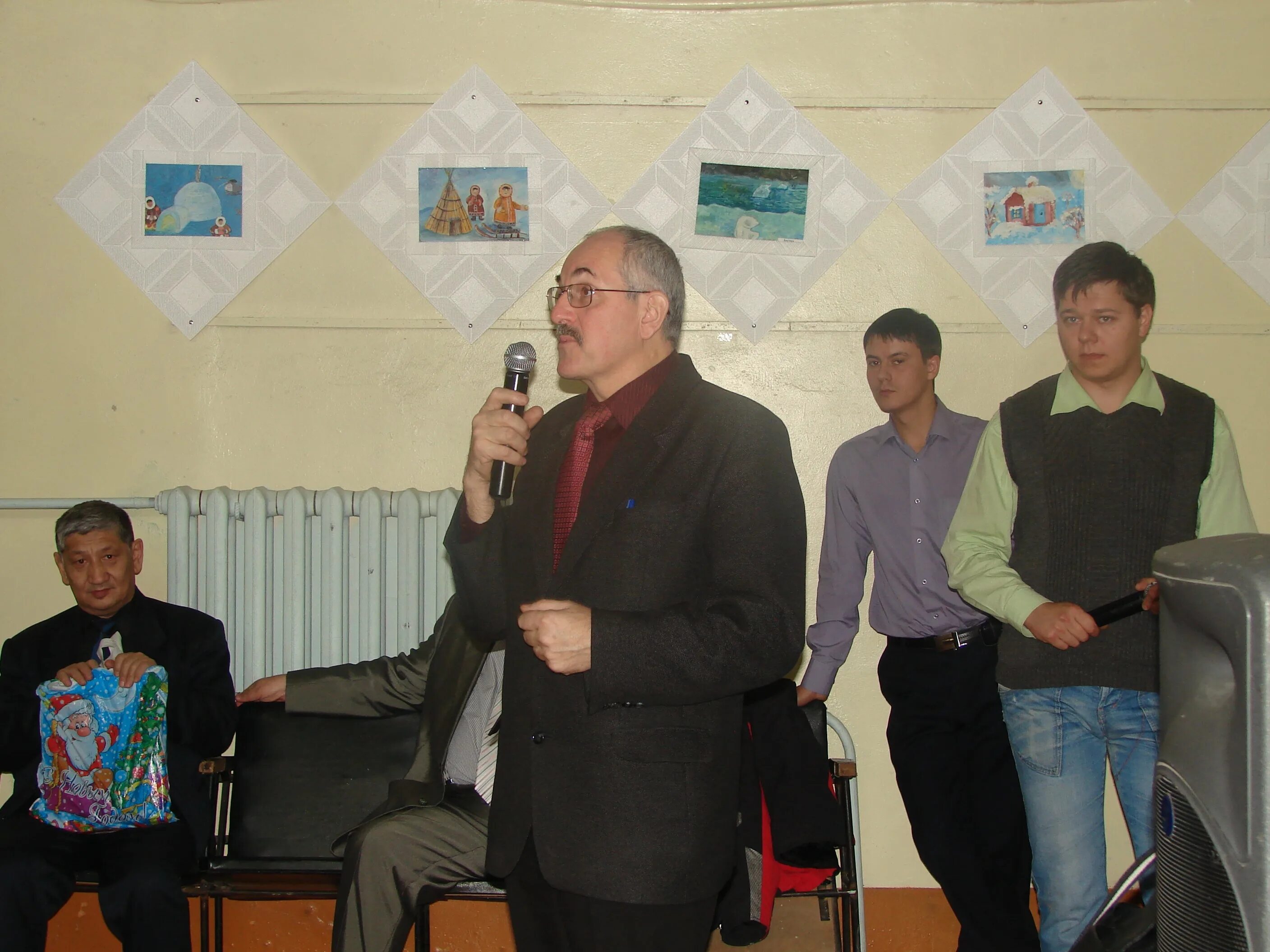 Сош 1 борсоева. 1 школа усть ордынский. Учителя орда. Аграрный техникум усть орда. Школа синтез пермь директор.