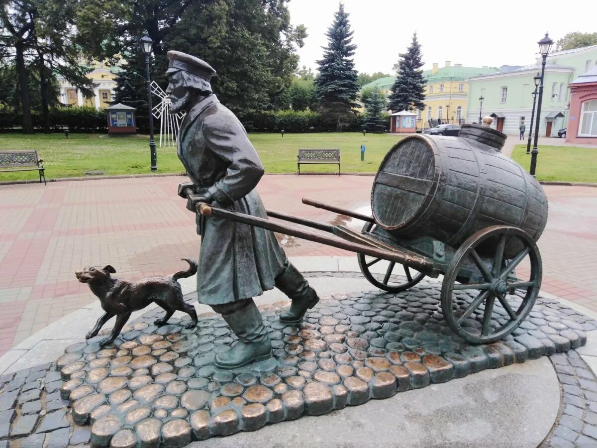 Петербургский водовоз. Памятник «петербургскому водовозу» СПБ. Вело воз. На обиженных воду возят памятник.