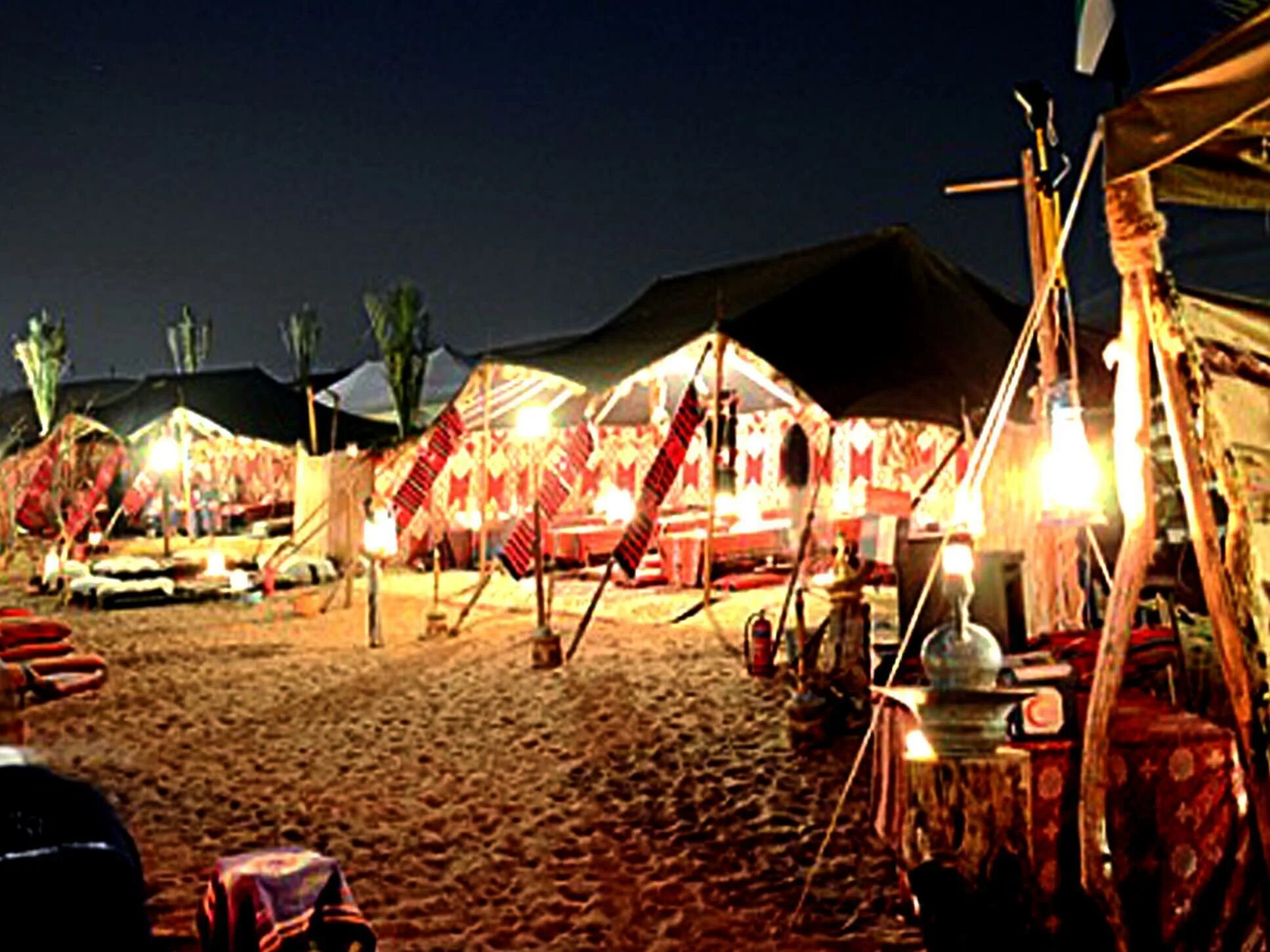 Dubai camp. Bedouin Oasis Camp. Дубай бедуинский лагерь. Bedouin Oasis Camp экскурсии. Кемпинг ОАЭ.